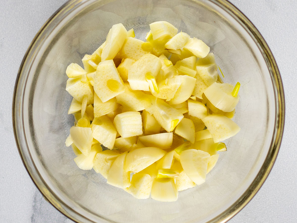 Coarsely Chopped Garlic Cloves