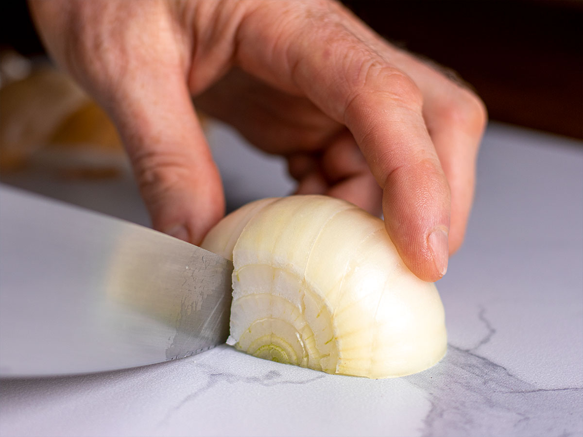 Cutting an Onion Vertically